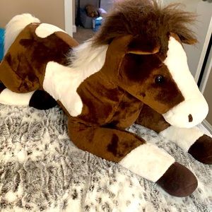 Paint Horse stuffy. Clean. Over 2 feet long.